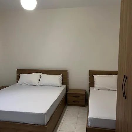 Sala Πανσιόν *